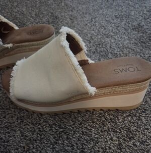 TOMS Women's Cream Platform Mules